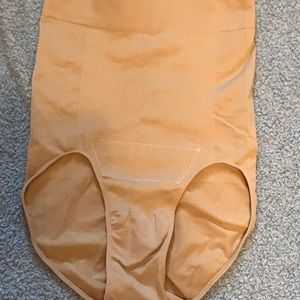 Upspring post c-section underwear, size M